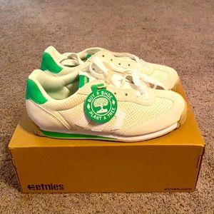 Etnies Skateboard 🛹 Sneakers Women’s size 9